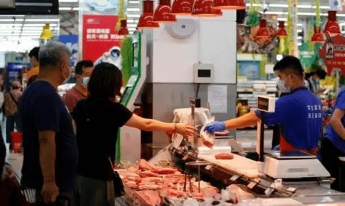 猪价降了8元,首富没了240亿 中国养猪 四巨头 要哭惨了